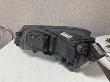 Laden Sie das Bild in den Galerie-Viewer, Frontscheinwerfer VW Phaeton 89503282 Rechts Scheinwerfer Headlight SCH4277685904ov