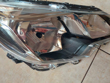 Laden Sie das Bild in den Galerie-Viewer, Frontscheinwerfer Mitsubishi Space Star 8301-D446-1 Rechts Headlight SCH8464134714ol