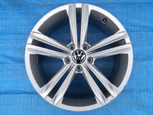 Load image into Gallery viewer, 1x Alufelge 18 Zoll 7.0&quot; 5x112 43ET Glanz Graphit 5NA601025N Mg Tiguan Rim Wheel