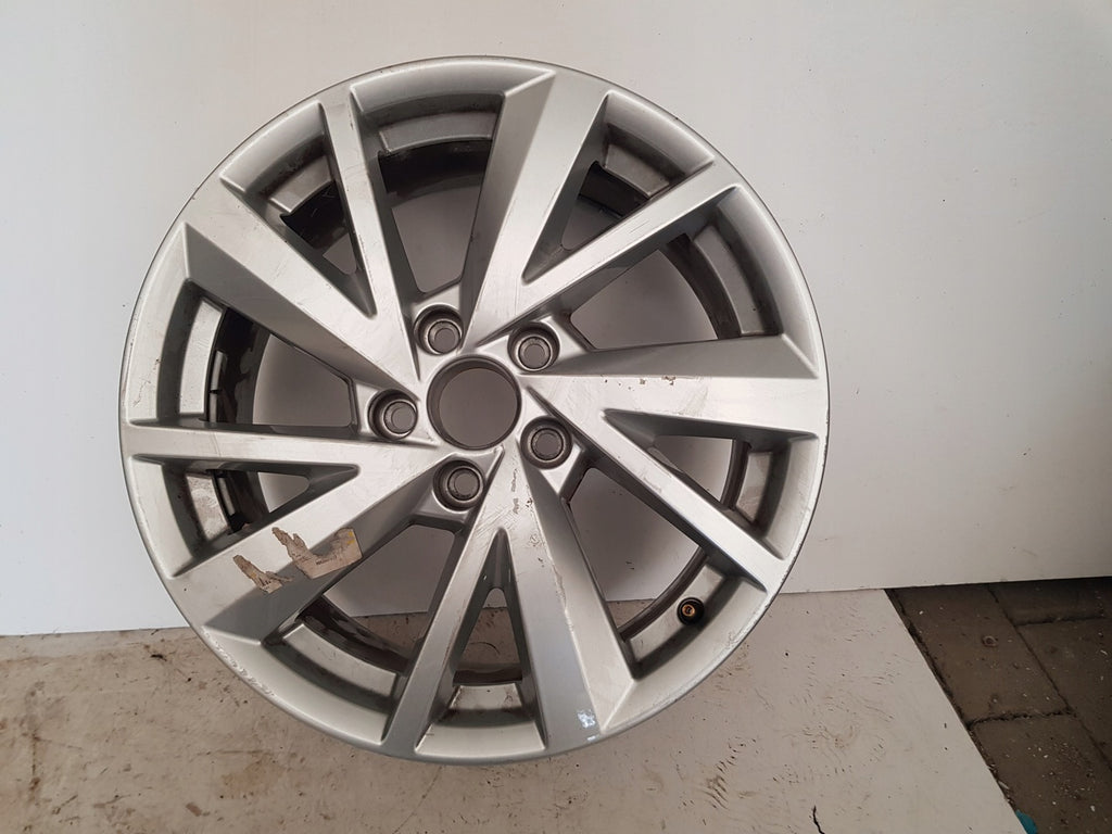 1x Alufelge 16 Zoll 6.5" 5x100 40ET Glanz Silber 81A601025 Audi Q2 Rim Wheel