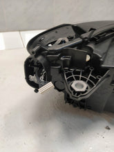 Laden Sie das Bild in den Galerie-Viewer, Frontscheinwerfer BMW 2 Active Tourer U06 5A422470 1116-3L Laser Links Headlight