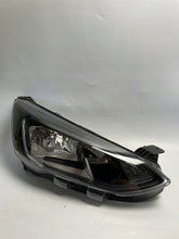 Laden Sie das Bild in den Galerie-Viewer, Frontscheinwerfer Ford Focus JX7B-13W029-CE Rechts Scheinwerfer Headlight