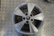 Laden Sie das Bild in den Galerie-Viewer, 1x Alufelge 16 Zoll 6.5&quot; 5x112 46ET 5E0601025C Skoda Octavia Iii Rim Wheel