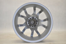 Laden Sie das Bild in den Galerie-Viewer, 4x Alufelge 18 Zoll 8.5" 5x112 29ET Glanz Silber 8T0601025E Audi A5 Rim Wheel FEL5430853956ro