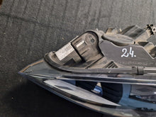 Laden Sie das Bild in den Galerie-Viewer, Frontscheinwerfer Renault Megane III 260606227R Links Scheinwerfer Headlight SCH9329692307pt