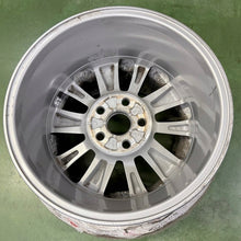 Load image into Gallery viewer, 1x Alufelge 16 Zoll 6.5" 5x114.3 45ET Glanz Silber Toyota Yaris Cross Rim Wheel FEL1849480629dr