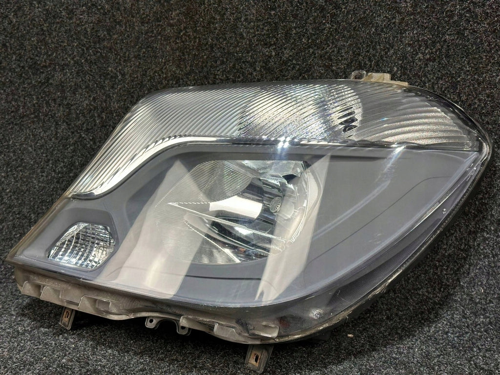 Frontscheinwerfer Mercedes-Benz Sprinter A9068205600 Links Headlight SCH7606767135jy