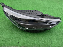 Load image into Gallery viewer, Frontscheinwerfer Hyundai I30 III 92102G4600 LED Rechts Scheinwerfer Headlight SCH9802004663zu