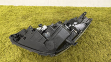 Laden Sie das Bild in den Galerie-Viewer, Frontscheinwerfer Toyota Yaris LED Rechts Scheinwerfer Headlight SCH5508106489zz