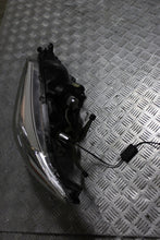 Load image into Gallery viewer, Frontscheinwerfer Toyota Sienna Ein Stück (Rechts oder Links) Headlight SCH2088100935fz