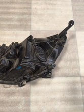 Laden Sie das Bild in den Galerie-Viewer, Frontscheinwerfer Opel Astra J 13371596 Rechts Scheinwerfer Headlight SCH3011807505eg