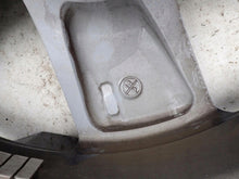 Laden Sie das Bild in den Galerie-Viewer, 1x Alufelge 18 Zoll 7.0&quot; 5x114.3 38ET Mitsubishi Rim Wheel