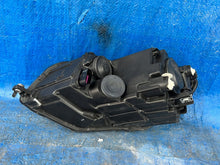 Load image into Gallery viewer, Frontscheinwerfer VW Caddy LED Rechts Scheinwerfer Headlight SCH1651341732dy