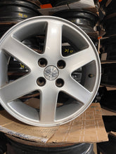 Load image into Gallery viewer, 1x Alufelge 15 Zoll 5.0" 4x100 45ET Glanz Silber Suzuki I Ignis Rim Wheel FEL8982390614xf