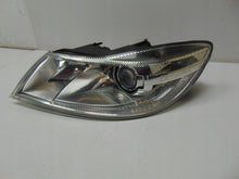 Laden Sie das Bild in den Galerie-Viewer, Frontscheinwerfer Skoda Octavia II 1Z1941015 Xenon Ein Stück (Rechts oder Links) SCH3078937849he