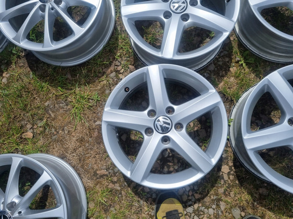 4x Alufelge 16 Zoll 6.5" 5x112 42ET Glanz 3AA071496A VW Passat B7 Variant FEL3279347584ix