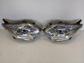 Frontscheinwerfer Mitsubishi L200 Xenon Ein Stück (Rechts oder Links) Headlight