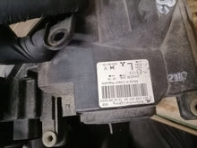 Laden Sie das Bild in den Galerie-Viewer, Frontscheinwerfer Mitsubishi Colt VI 8B179301 Links Scheinwerfer Headlight