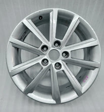 Laden Sie das Bild in den Galerie-Viewer, 1x Alufelge 17 Zoll 7.0&quot; 5x112 49ET 5E0601025E 5E0601025BT Skoda Superb Iii