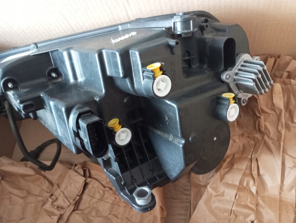 Frontscheinwerfer Skoda 57B941010 LED Rechts Scheinwerfer Headlight SCH7396269238rw