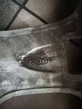 Load image into Gallery viewer, 1x Alufelge 17 Zoll 30714965 Volvo S40 I Rim Wheel FEL5553350443ue