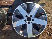 Laden Sie das Bild in den Galerie-Viewer, 1x Alufelge 18 Zoll 7.5" 5x112 53ET A2474012800 Mercedes-Benz W247 Rim Wheel FEL1440562735ui