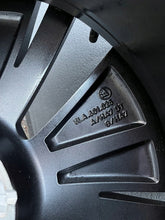 Laden Sie das Bild in den Galerie-Viewer, 1x Alufelge 19 Zoll 8.0" 5x112 45ET Glanz Silber 5LA601025A Skoda Enyaq FEL1005896518jk