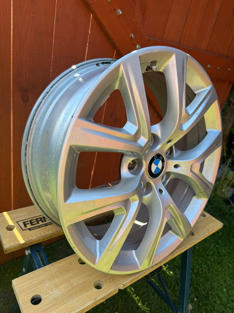 1x Alufelge 17 Zoll 6.5" 5x112 39ET Glanz Silber 6856076 BMW F39 X1 F48