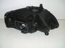Laden Sie das Bild in den Galerie-Viewer, Frontscheinwerfer Mercedes-Benz W206 A2069061303 LED Links Headlight SCH7340487260xc