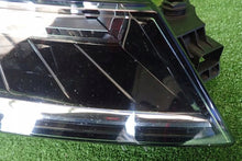 Laden Sie das Bild in den Galerie-Viewer, Frontscheinwerfer Skoda Superb III 3V1941016D Rechts Scheinwerfer Headlight SCH5579374657gh