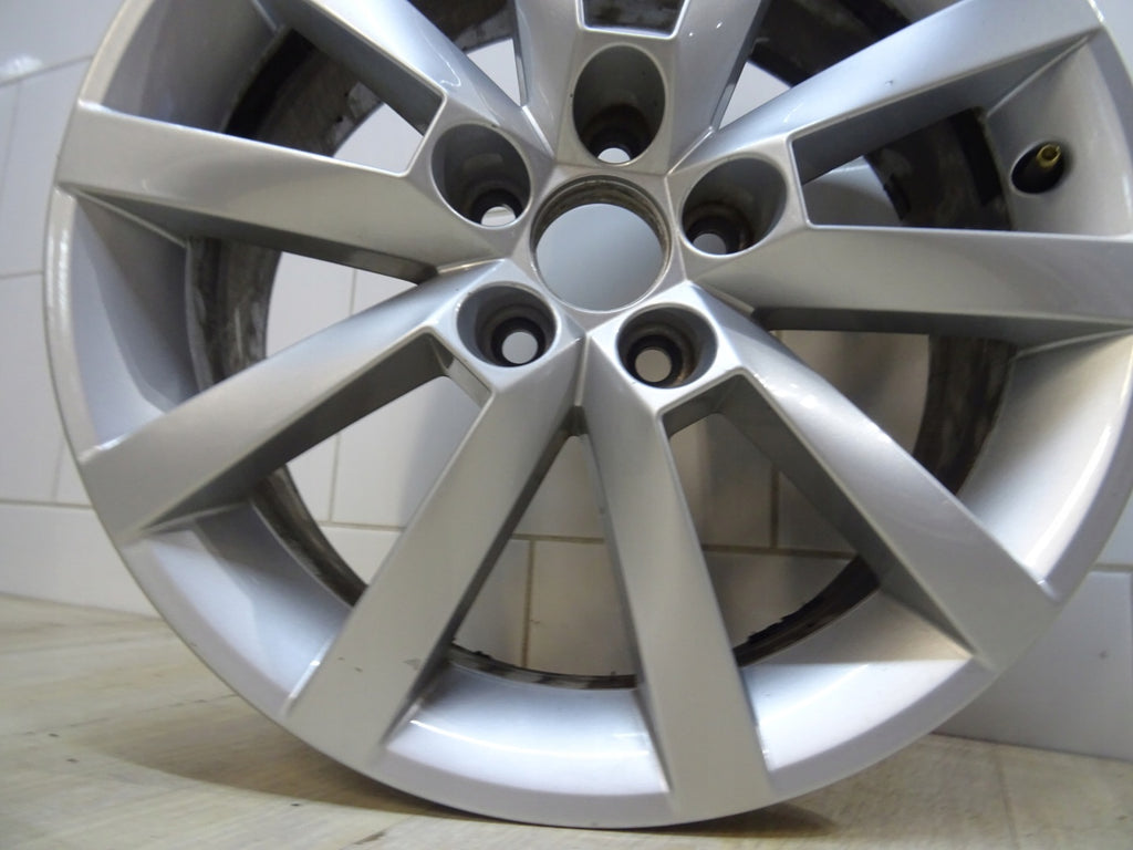 1x Alufelge 16 Zoll 6.0" 5x100 38ET Glanz Silber 657601025B Skoda Rim Wheel FEL1842637353fp