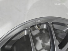 Laden Sie das Bild in den Galerie-Viewer, 1x Alufelge 18 Zoll Rim Wheel FEL4682360993sp