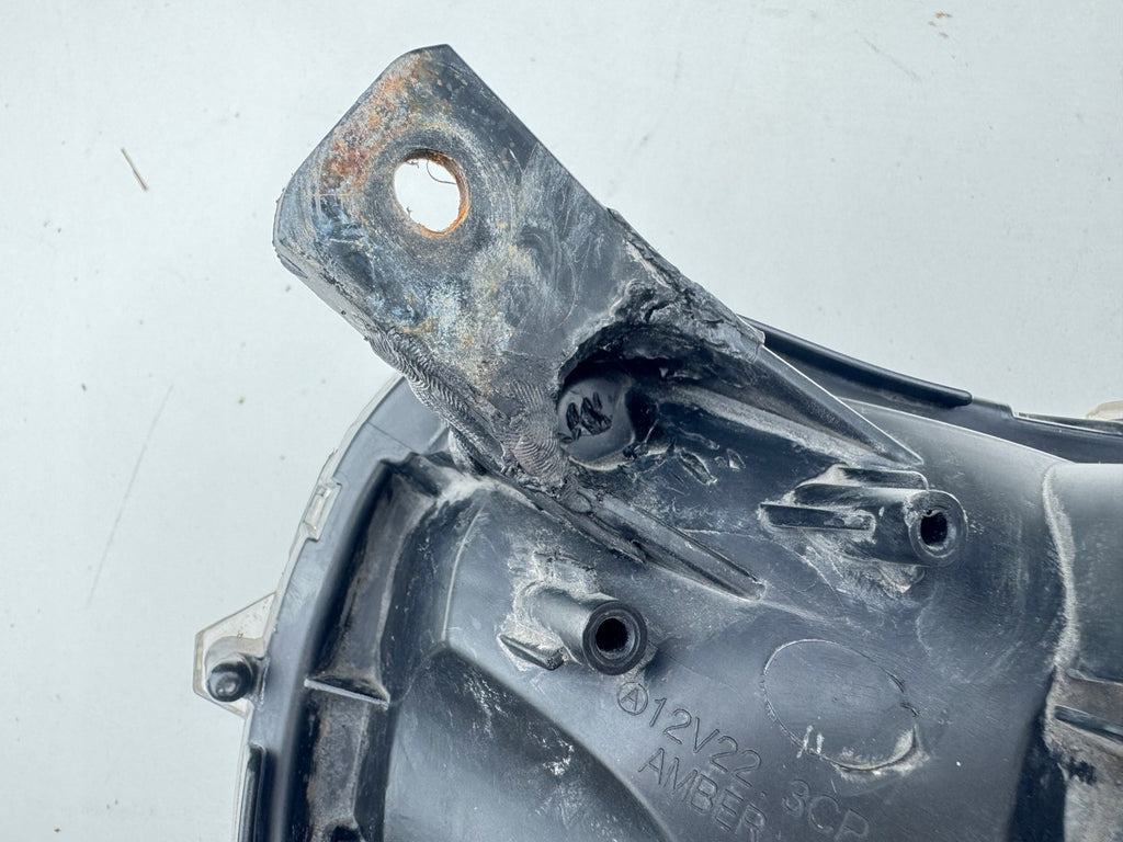 Frontscheinwerfer Mitsubishi Lancer I 8301C412 Xenon Rechts Headlight