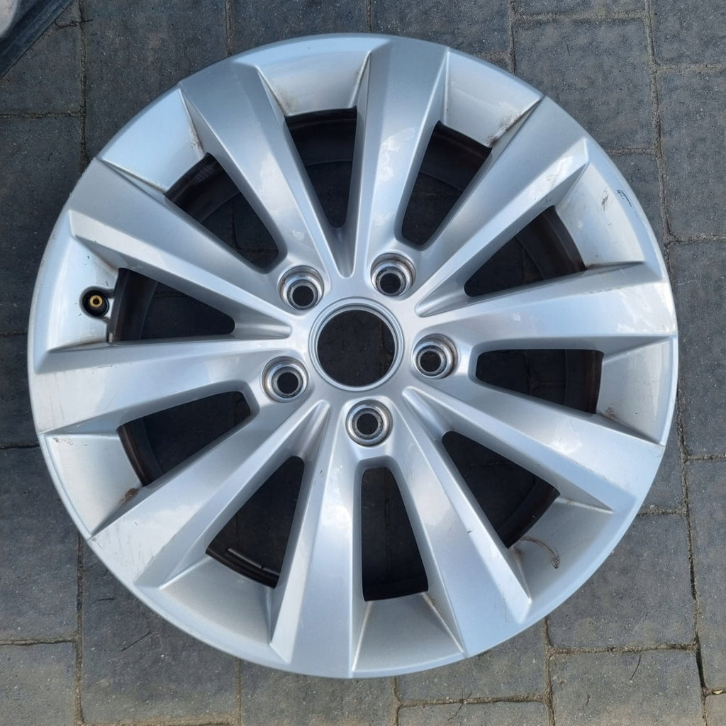1x Alufelge 16 Zoll 6.5" 5x112 50ET Glanz Silber 5C0601025T VW Beetle Rim Wheel FEL3096678042oo