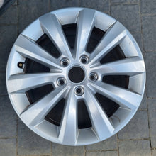 Load image into Gallery viewer, 1x Alufelge 16 Zoll 6.5" 5x112 50ET Glanz Silber 5C0601025T VW Beetle Rim Wheel FEL3096678042oo