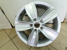 Laden Sie das Bild in den Galerie-Viewer, 1x Alufelge 16 Zoll 6.0&quot; 5x112 50ET Glanz Silber 2K5601025 VW Caddy Rim Wheel