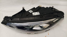 Laden Sie das Bild in den Galerie-Viewer, Frontscheinwerfer Mercedes-Benz W177 A1779064703 Links Scheinwerfer Headlight SCH1157240164gc