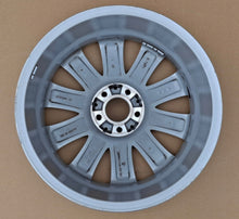 Laden Sie das Bild in den Galerie-Viewer, 1x Alufelge 18 Zoll 8.0" 5x112 41ET Glanz Silber A2224010902 Mercedes-Benz W222 FEL7735137739ps