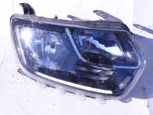Laden Sie das Bild in den Galerie-Viewer, Frontscheinwerfer Dacia Duster 260101133R Rechts Scheinwerfer Headlight