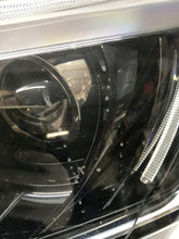 Laden Sie das Bild in den Galerie-Viewer, Frontscheinwerfer Skoda Superb III 3V1941015A Xenon Links Scheinwerfer Headlight
