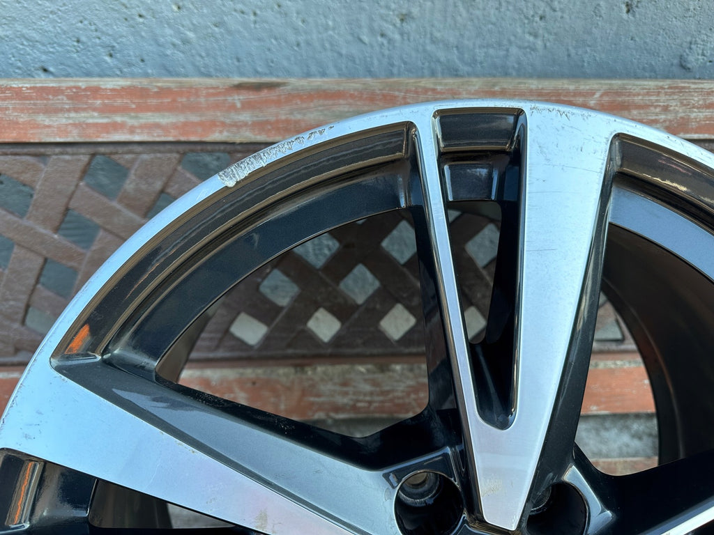 1x Alufelge 18 Zoll 8.0" 5x112 46ET 8Y0601025N Audi A3 Rim Wheel