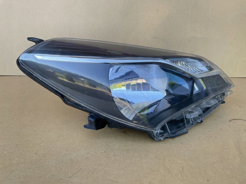 Frontscheinwerfer Toyota Yaris Rechts Scheinwerfer Headlight