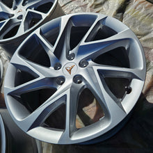 Laden Sie das Bild in den Galerie-Viewer, 4x Alufelge 18 Zoll 8.0" 5x112 40ET Glanz Silber 5FF601025C Cupra Formentor Leon FEL4364982218yr