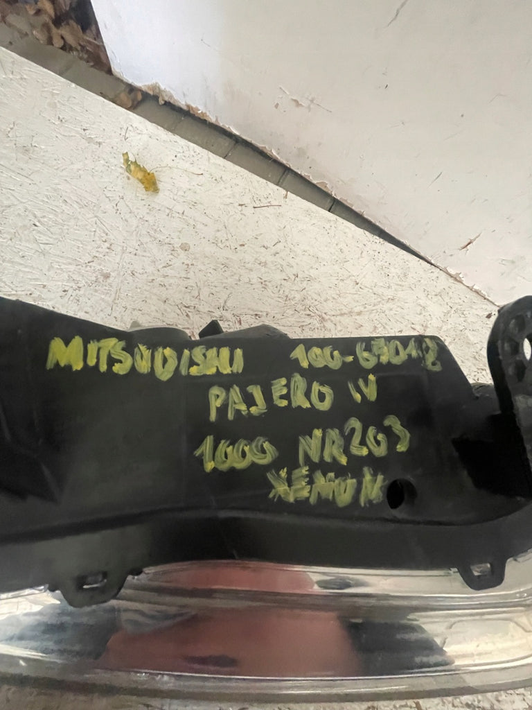 Frontscheinwerfer Mitsubishi Pajero IV 8301B330 Rechts Scheinwerfer Headlight SCH7554509792dq
