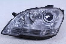 Laden Sie das Bild in den Galerie-Viewer, Frontscheinwerfer Mercedes-Benz W164 A1648203159 Links Scheinwerfer Headlight SCH7543806714bv