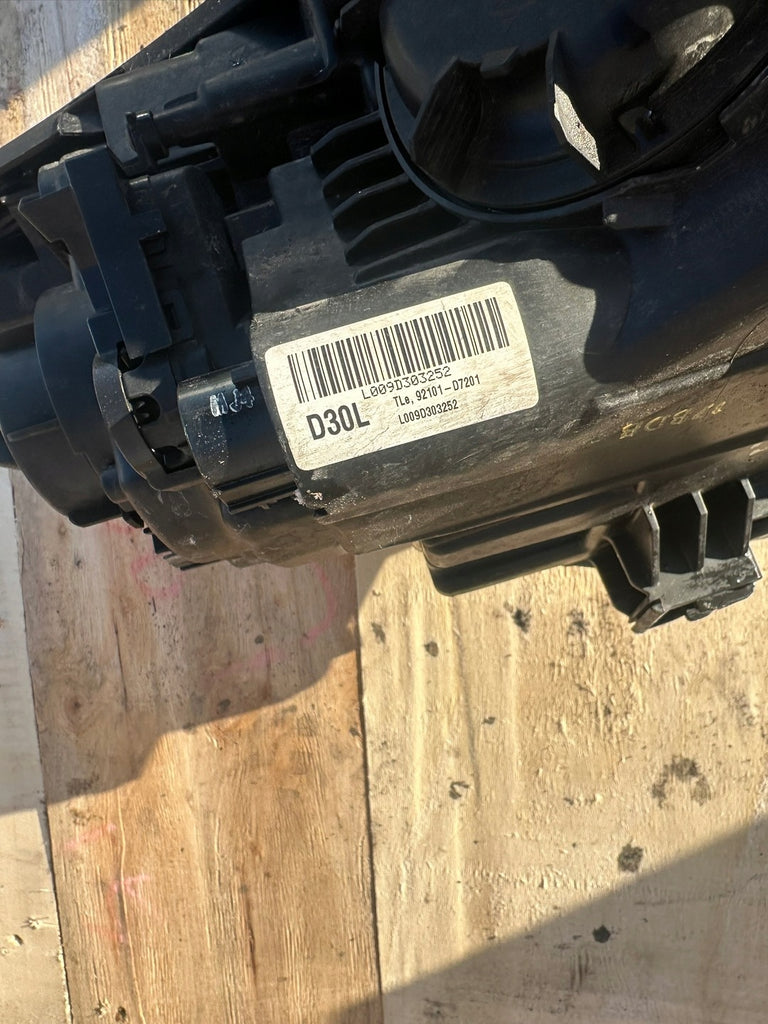 Frontscheinwerfer Hyundai Tucson 92102-D7201 Ein Stück (Rechts oder Links) SCH7426146023hs