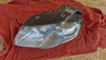 Load image into Gallery viewer, Frontscheinwerfer VW Passat 3C0941751K Xenon Links Scheinwerfer Headlight SCH3586953651ws