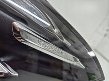 Laden Sie das Bild in den Galerie-Viewer, Frontscheinwerfer Mercedes-Benz Cla X118 C118 A1189062700 Links Headlight SCH6247246468za