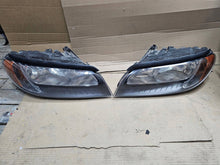 Laden Sie das Bild in den Galerie-Viewer, Frontscheinwerfer Volvo S80 II V70 I 8635078 Ein Stück (Rechts oder Links) SCH1646374345nv