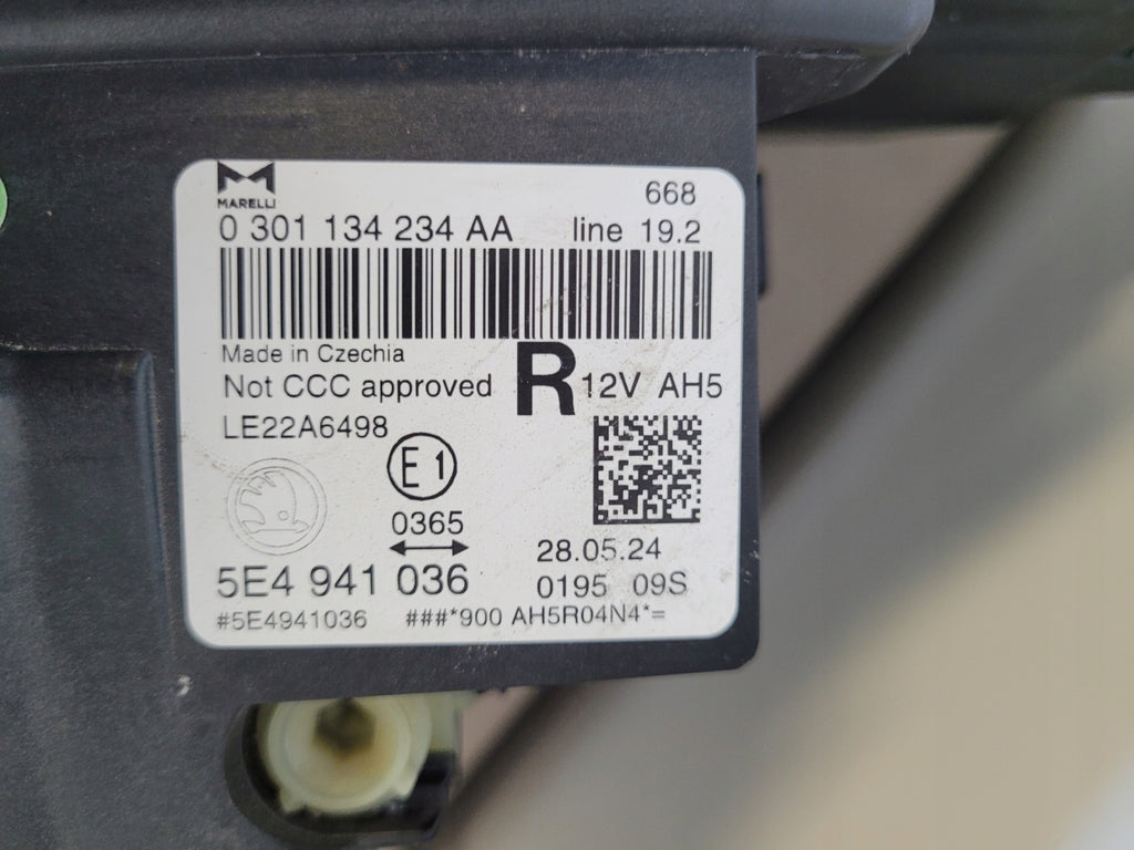 Frontscheinwerfer Skoda Octavia I 5E4941036 Rechts Scheinwerfer Headlight SCH5203472268wf